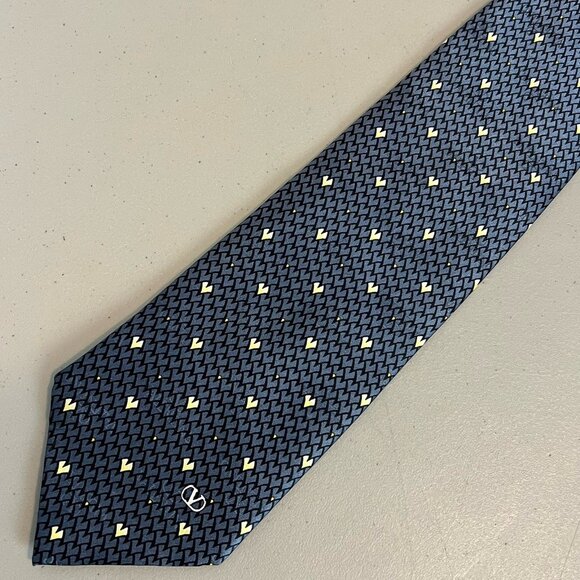 Valentino Cravatte Silk Necktie Blue Hearts Print Italy 4" x 55" - Picture 2 of 12
